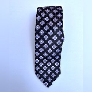 Hickey Freeman Men’s tie 100% silk black print